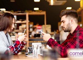 ¿Cómo enfrentar a un adicto al teléfono? Problemas de parejas por celulares