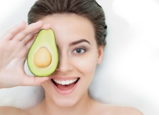 La mascarilla de aguacate que hará de tu cara la más suave. mascarilla de aguacate