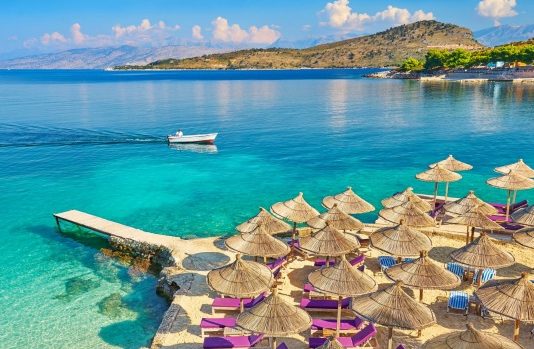 Vista las mejores playas de la Riviera Albanesa Playas de Albania