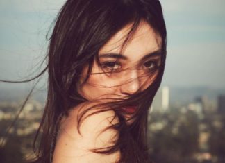 5 Hacks que te ayudarán a combatir el frizz de tu cabello 5 Hacks que te ayudarán a combatir el frizz de tu cabello