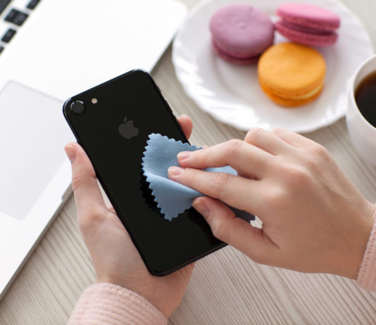 ¿Cómo limpiar tu teléfono y cada cuándo hacerlo? como limpiar tu telefono