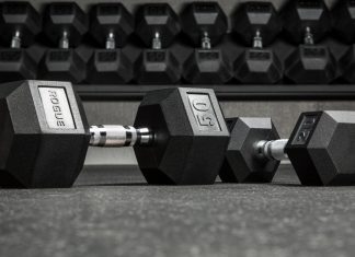 ¿Por qué el ejercicio con pesas es clave para tener huesos fuertes? ejercicio con pesas