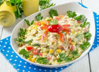 Ensalada con surimi.