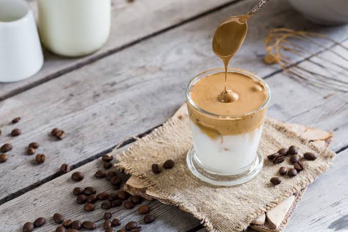 Batido de café, plátano y chía para desayunar