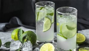 Beneficios de beber agua de limón antes de dormir