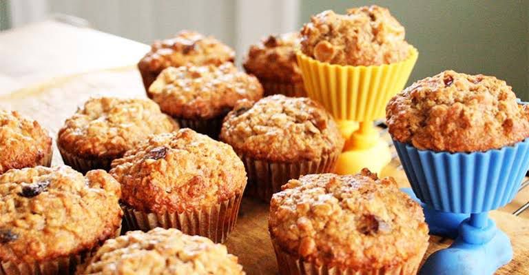 Mini Muffins de plátano, avena y yogurt griego