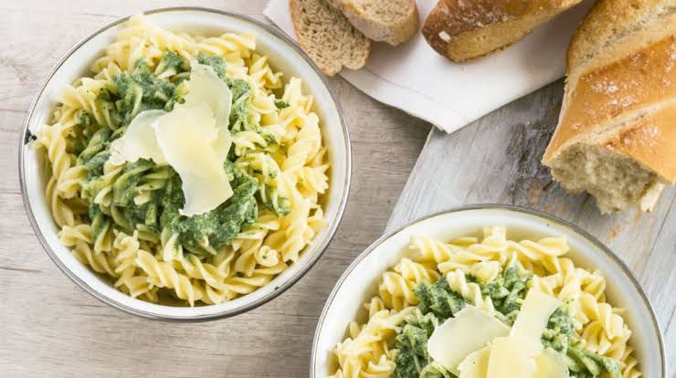 Cómo hacer pasta con espinaca en 10 minutos