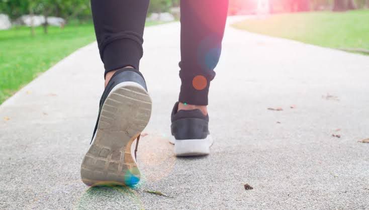 Cuántos pasos debo caminar al día