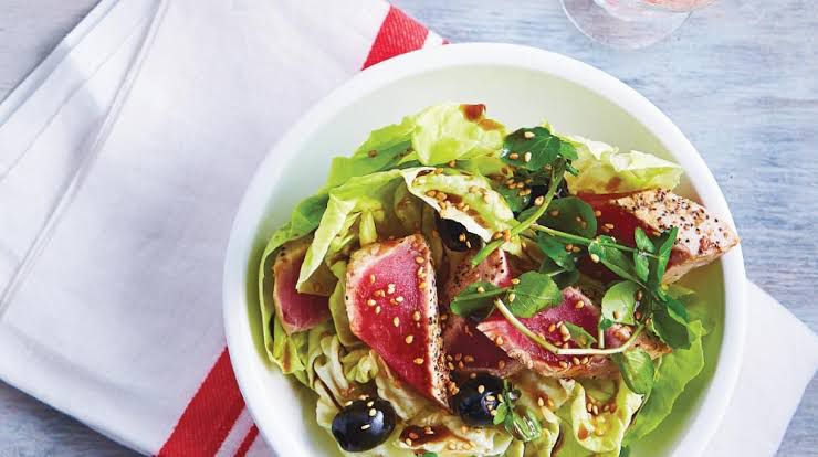 Ensalada de atún y lechuga en 5 minutos