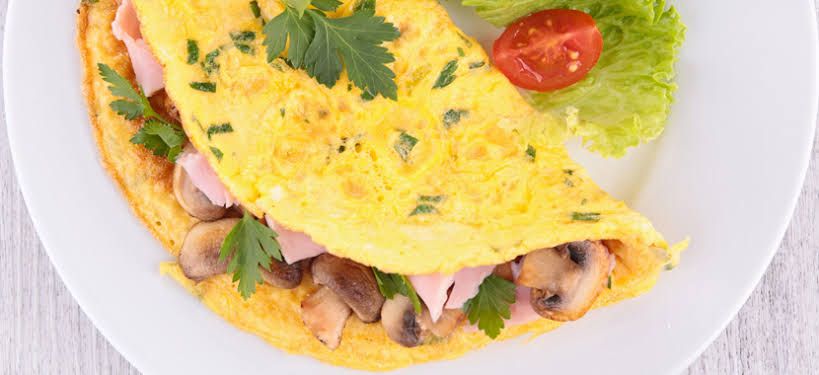 Prepara este omelette con espinacas y jamón