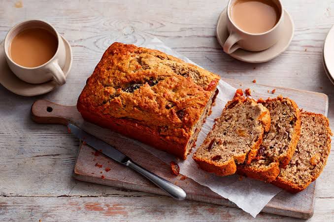 Cocina un esponjoso pan de café y plátano en sartén