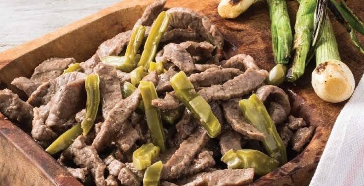 FAJITAS DE BISTEC CON NOPALES ASADOS