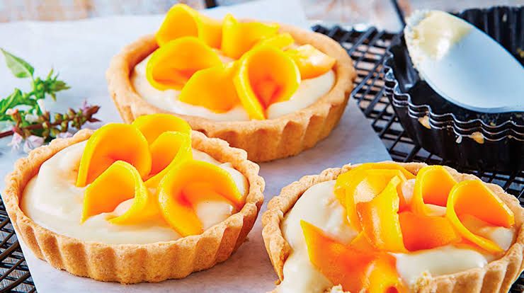 TARTALETAS CON CREMA Y MANGO AL TEQUILA