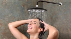 ¿Es más saludable una ducha por la mañana o por la noche