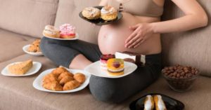 Por qué sufren antojos las embarazadas