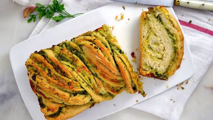 Receta de pan de ajo y perejil para la comida