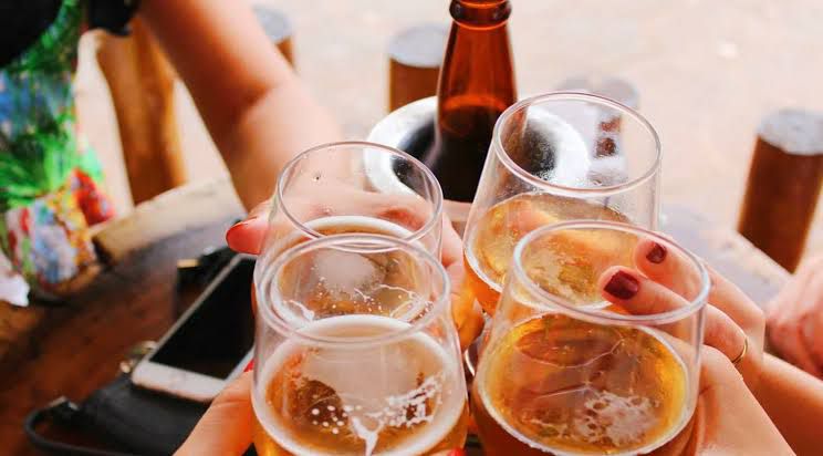 ¿Beber cerveza es bueno o malo para la salud