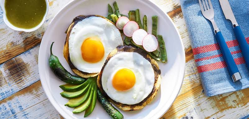 Tostadas con huevo para el desayuno