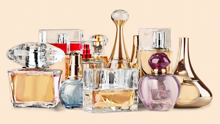 PERFUMES QUE TODAS DEBEMOS DE TENER