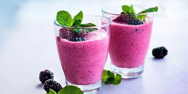 Smoothie de zarzamora con leche