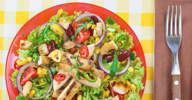 Ensalada mexicana con pollo