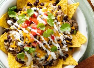 Nachos con carne arrachera y queso
