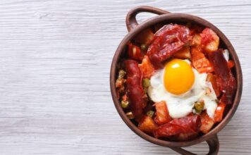 Desayuno de Huevos a la flamenca Desayuno de Huevos a la flamenca