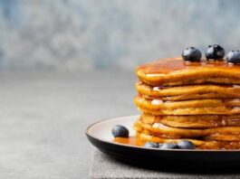 Hot cakes de avena con blueberries Hot cakes de avena con blueberries