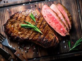 Corte al grill y chimichurri Corte al grill y chimichurri