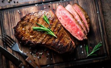 Corte al grill y chimichurri Corte al grill y chimichurri