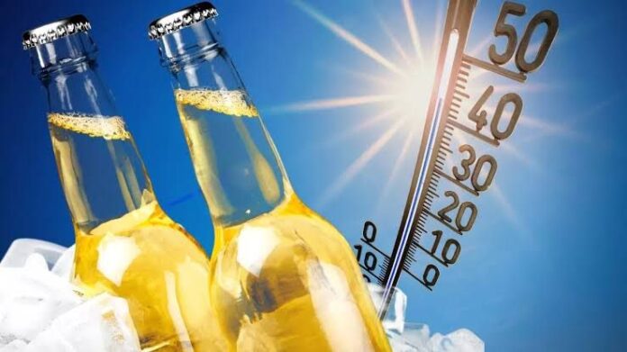 ¿Tomar alcohol en la ola de calor es mala idea