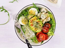 Ensaladas con aguacate para la cena Ensaladas con aguacate para la cena