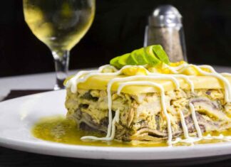 Pastel azteca, la lasaña mexicana