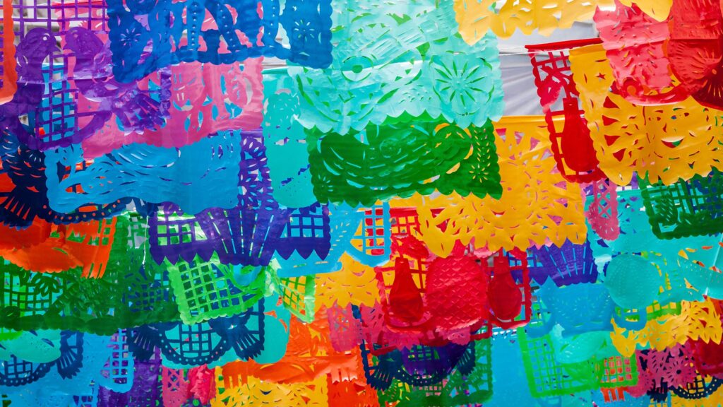Papel picado, colores y tradiciones