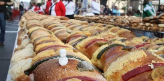 Mega Partida de Rosca de Reyes en el Zócalo Mega-Partida-de-Rosca-de-Reyes-en-el-Zocal