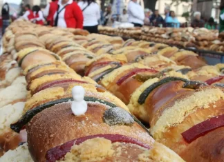 Mega Partida de Rosca de Reyes en el Zócalo Mega-Partida-de-Rosca-de-Reyes-en-el-Zocal