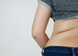 Rollitos en la espalda, elimínalos fácilmente Rollitos-en-la-espalda-eliminalos-facilmente