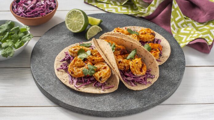 Tacos de camarón al pastor para Semana Santa