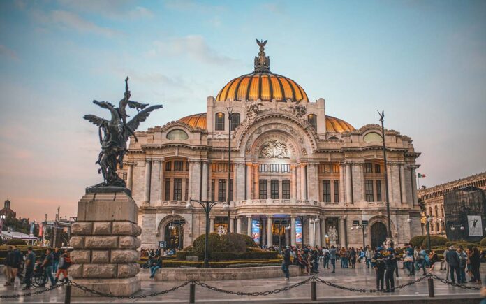 Inauguran vuelo directo de China a CDMX