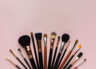 ¿Cómo limpiar tus brochas de maquillaje? como-limpiar-tus-brochas-de-maquillaje