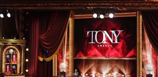 Tony Awards los mejores vestidos un evento que premia el teatro Tony Awards