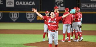 Trevor Bauer rompe récord en la Liga de Beisbol Trevor Bauer rompe récord en la Liga de Beisbol