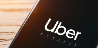 Uber activa opción para que menores viajen solos