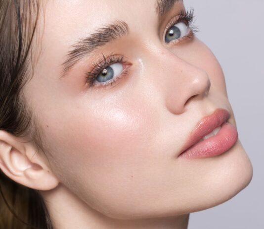 Cómo mantener tu maquillaje glowy maquillaje glowy