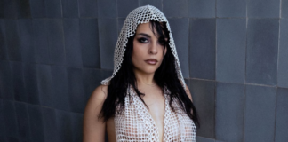 Girl Ultra: la belleza en blush en la música Girl Ultra blush