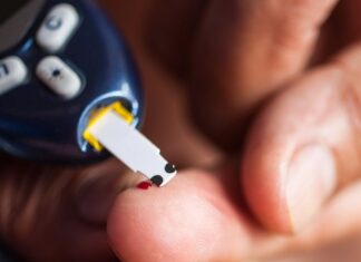 Adiós a los piquetes por diabetes: con esta tira inteligente ya se puede controlar la glucosa en sangre diabetes