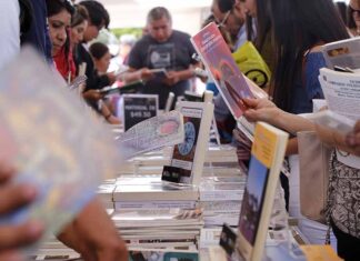 Venta nocturna del Fondo de Cultura Económica