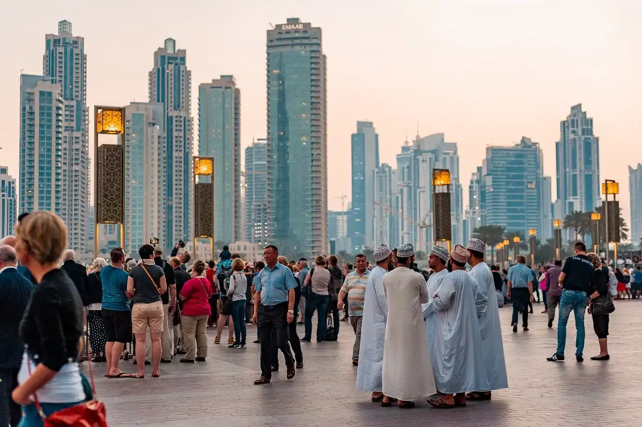 De Dubái a Abu Dabi Gran Mezquita, Palacio Real y Torres Etihad