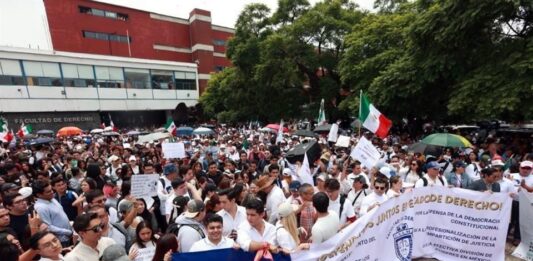 Facultad de Derecho protesta contra la Reforma Judicial Facultad de Derecho protesta contra la Reforma Judicial