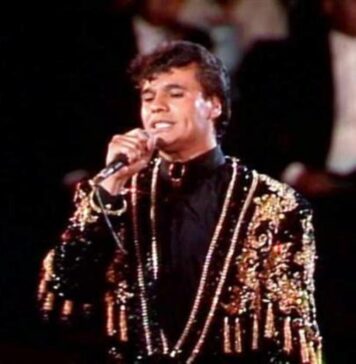 Juan Gabriel tiene su propia muñeca barbie